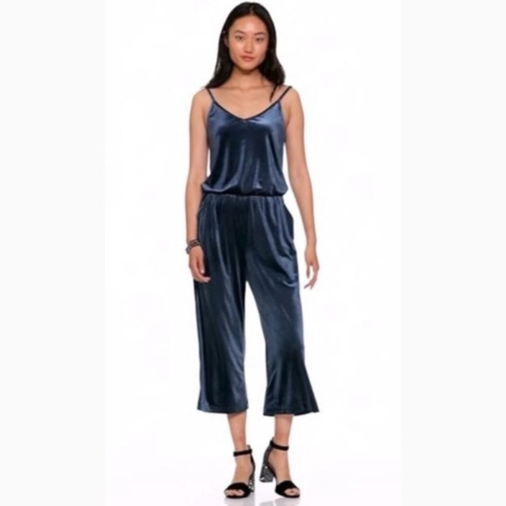 A blue jumpsuit - Picture 3 of 3